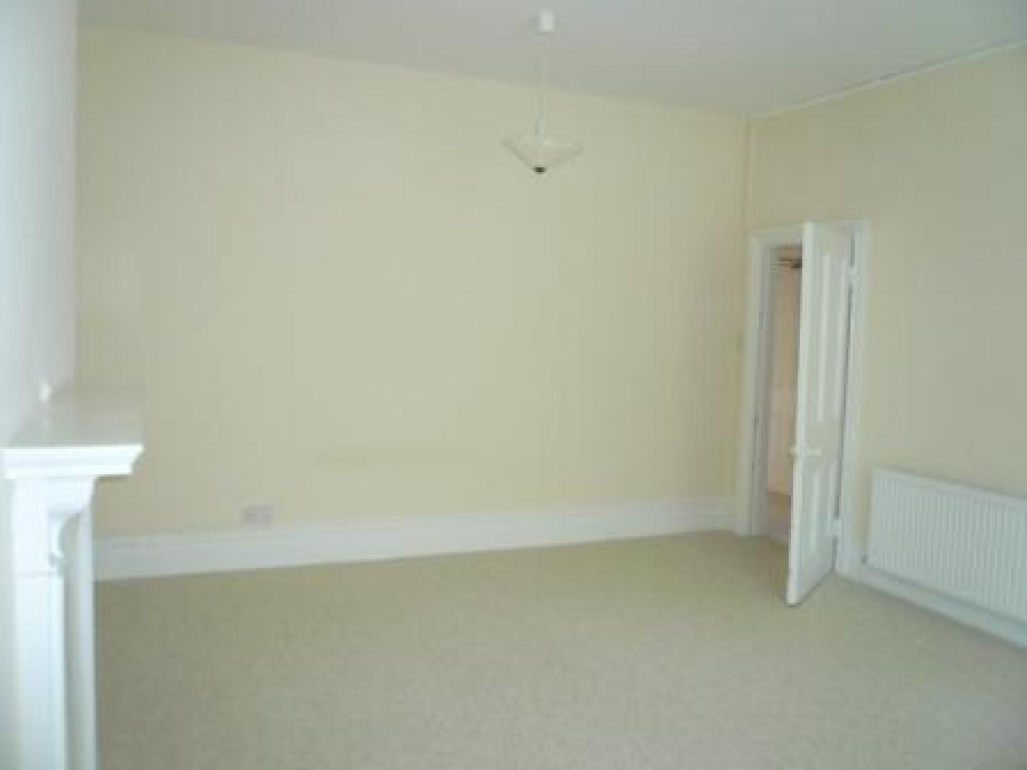 			3 Bedroom, 1 bath, 1 reception Flat			 Compayne Gardens, WEST HAMPSTEAD